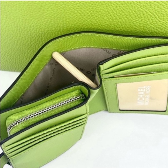 Michael Kors Small Hamilton Satchel Crossbody and Wallet Set - Picture 11 of 13